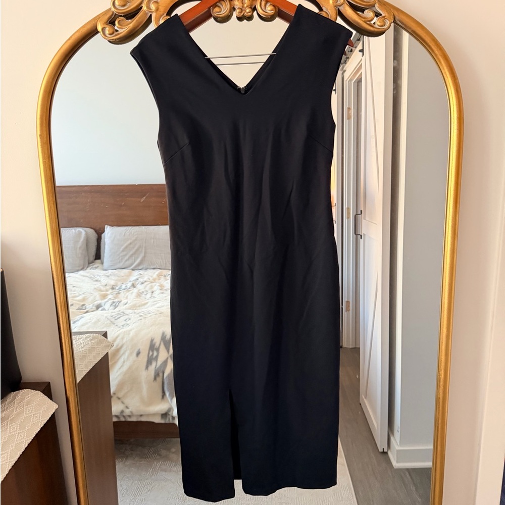 Tahari Black Sleeveless Dress